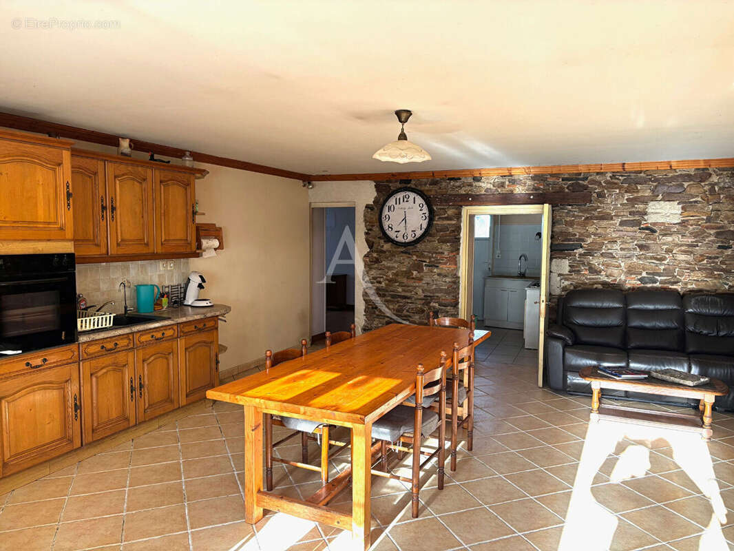 Maison à LE CELLIER