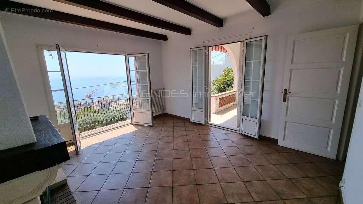 Villa vue mer a renover a cap d'ail - photo 3