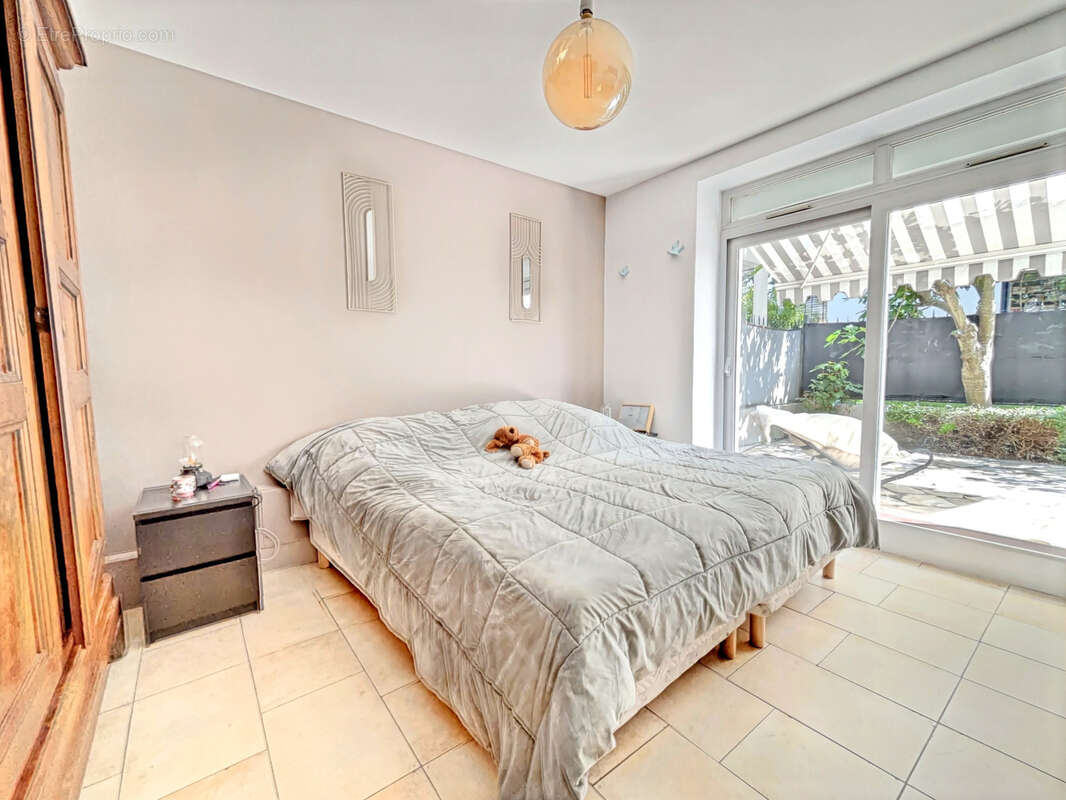 En vente à Tresserve : propriété avec piscine - photo 12
