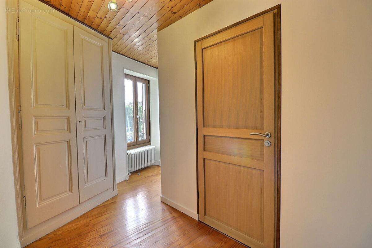 Maison de village 5P 139 m² avec sous-sol et dépendance La Chavanne (73800) - photo 8