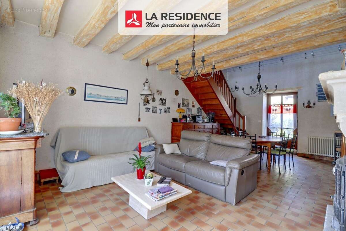Maison 176 m² à Villebarou  - photo 2