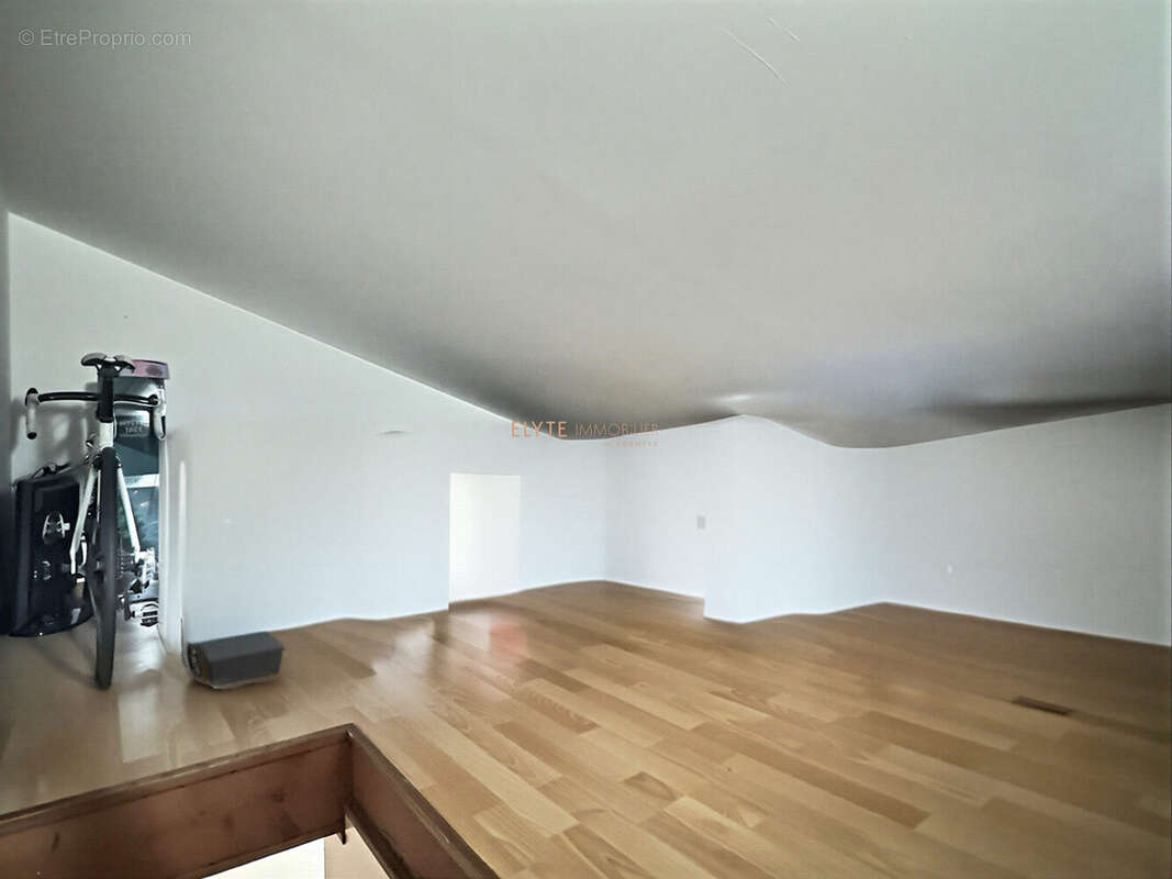 Appartement à SAINT-CHAMAS