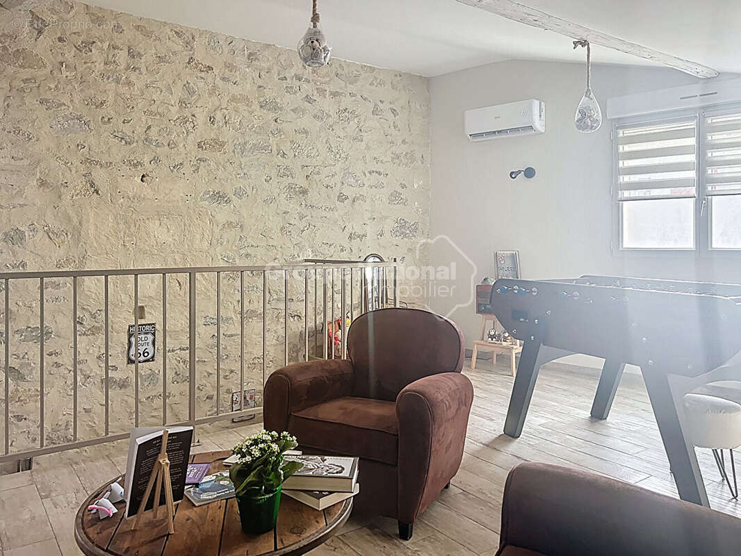 Maison à JONQUIERES-SAINT-VINCENT