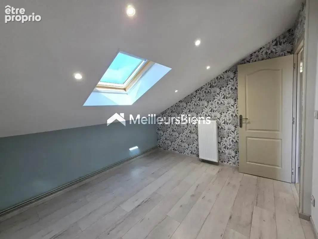 Maison climatisée et rénovée, 5 pièces dont 3 chambres, sous-sol avec garage et terrain clos - photo 11