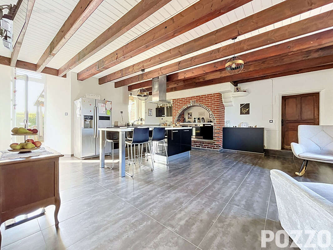 Propriété en pierre Quettreville sur sienne (50660) 8 pièces 216m² habitable 17000 m² terrain - photo 3