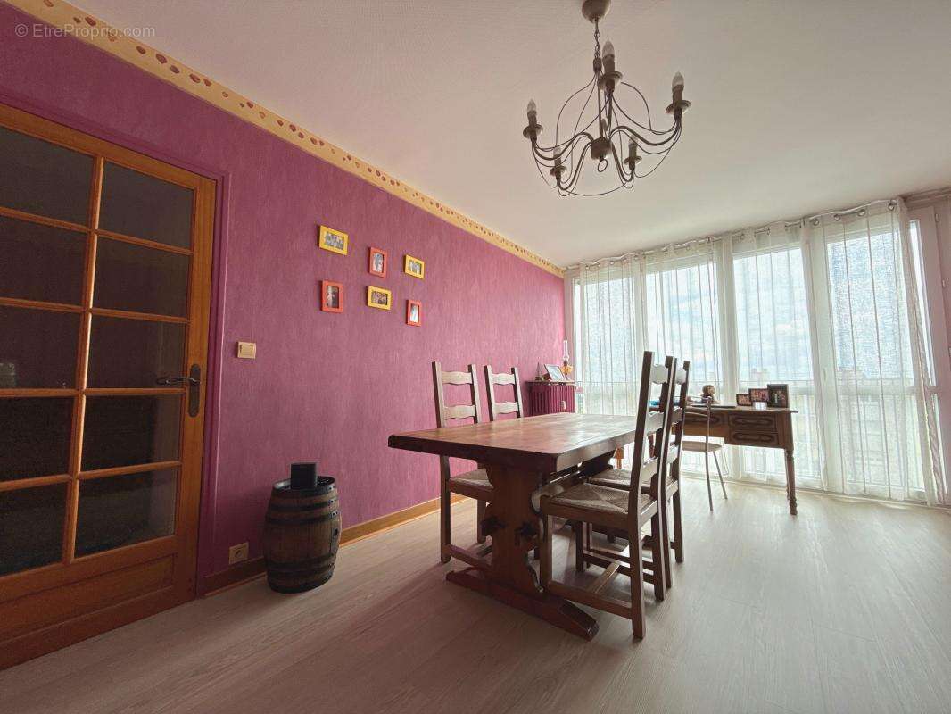 Appartement à CHENOVE