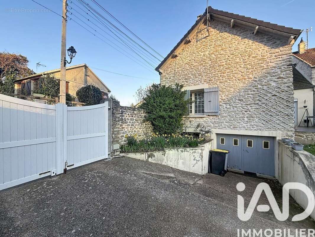 Photo 6