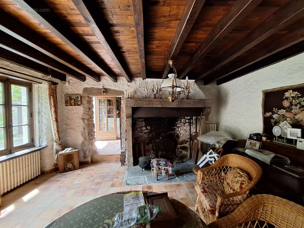 Maison à ISSERTEAUX