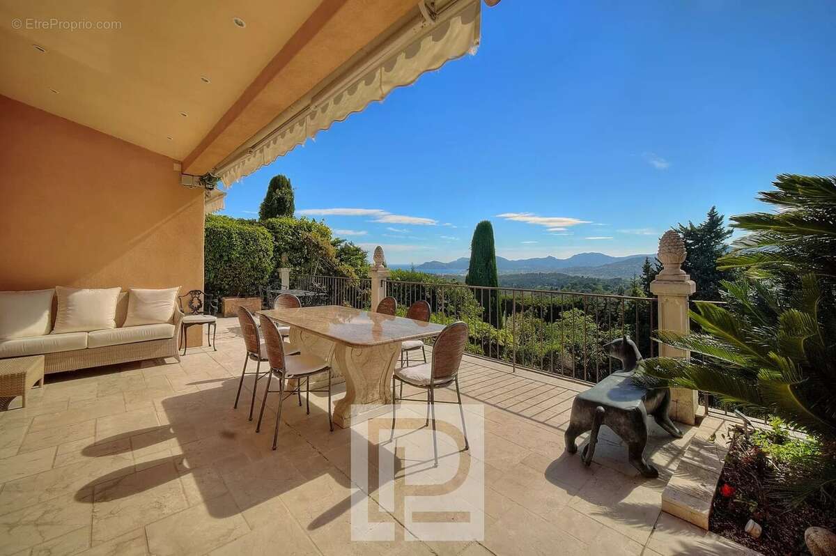 Maison à MOUGINS