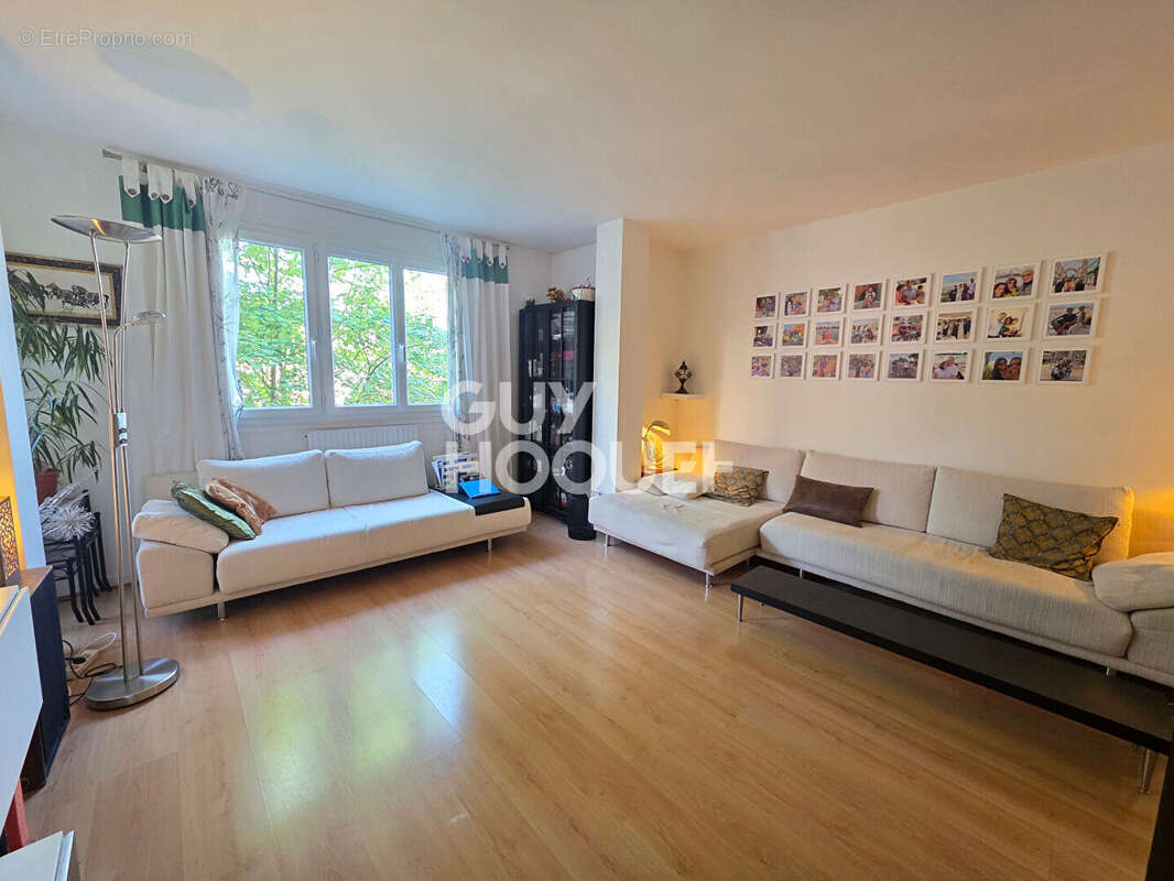 Appartement à FONTENAY-SOUS-BOIS