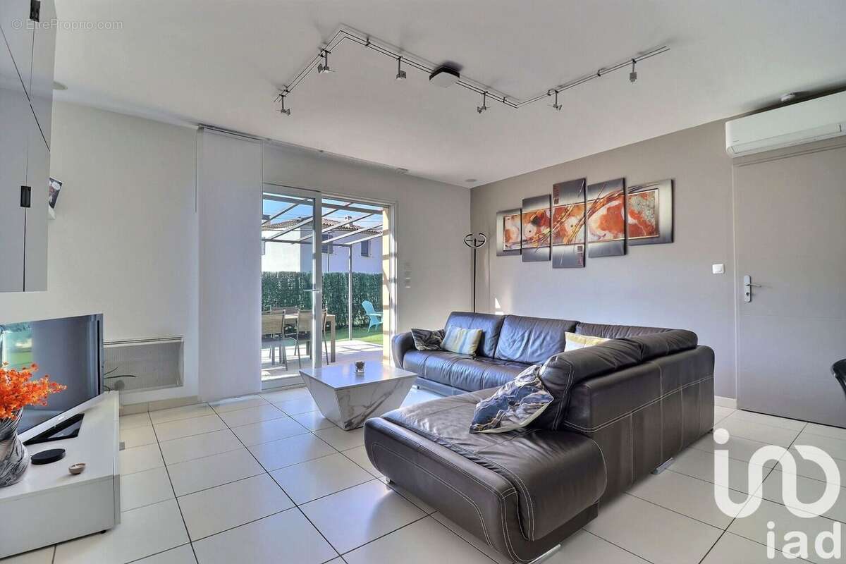 Photo 6 - Maison à SIGNES