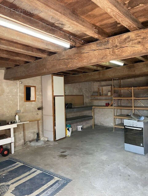 Maison à SAINT-MORILLON