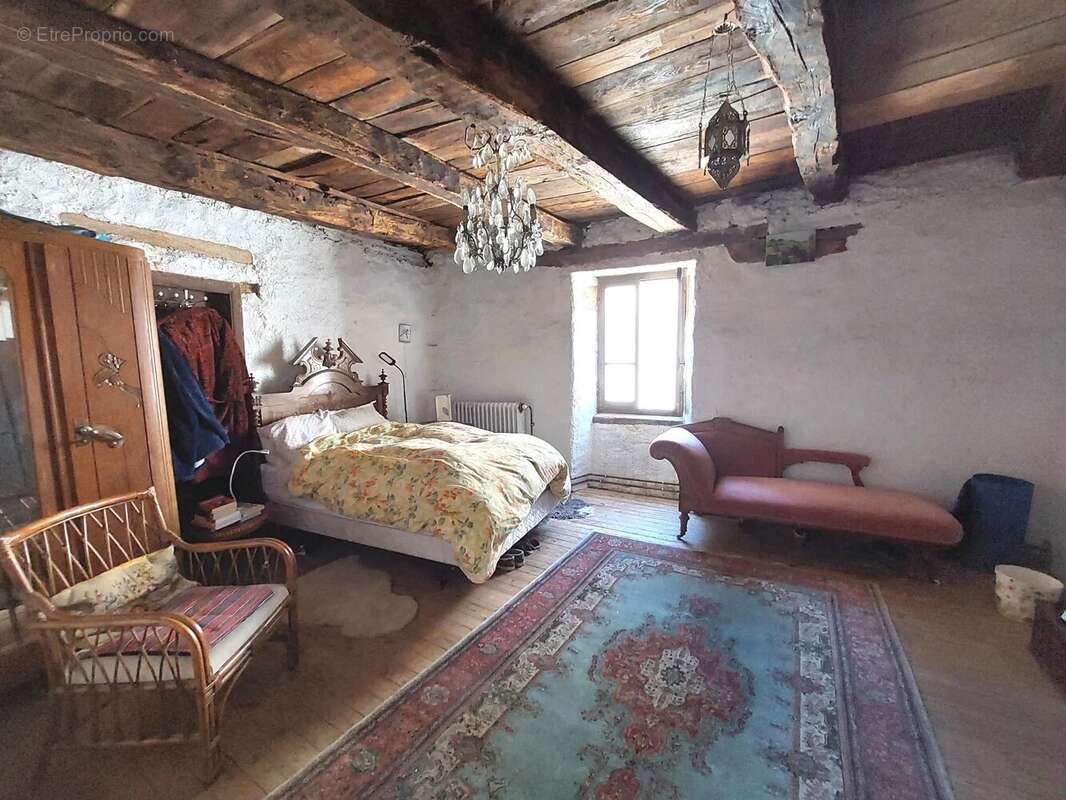 Maison à JOUQUEVIEL