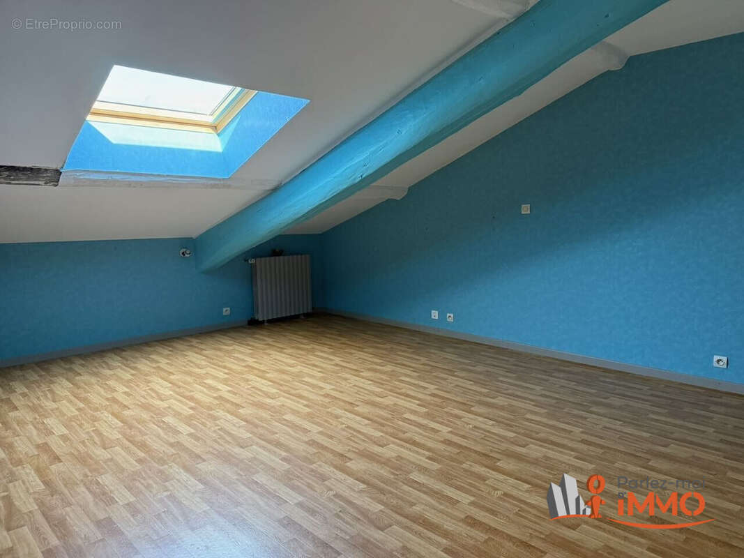 Appartement 100 m² à Saint-Etienne  - photo 8