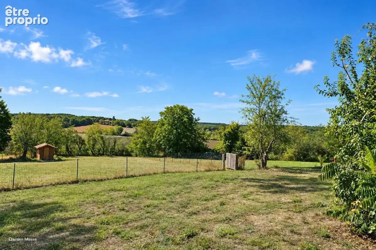 Ensemble immobilier en pierre, niché au coeur d'une nature préservée et pittoresque. - photo 9