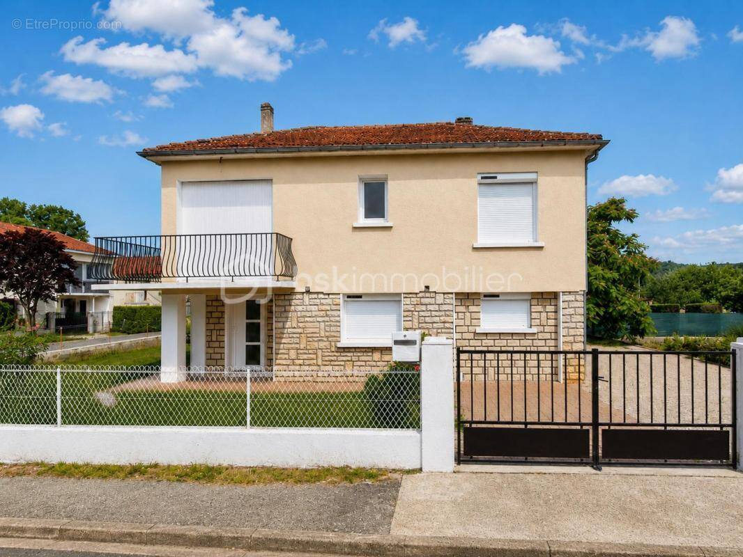 Maison à CUBJAC