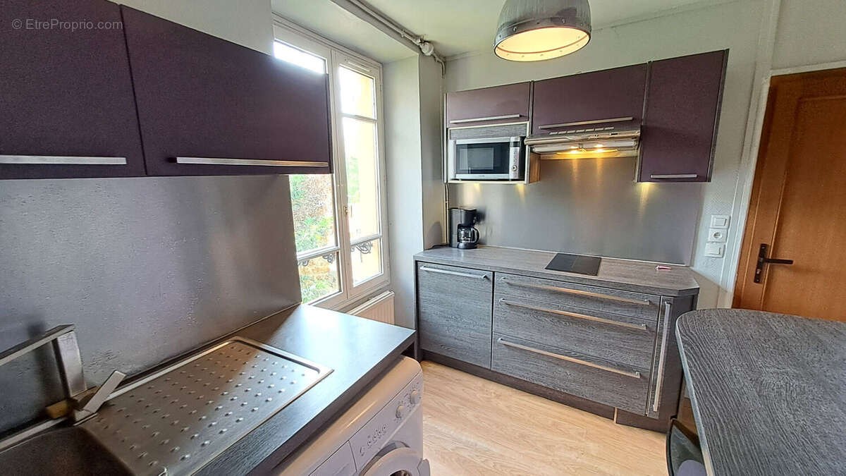 Appartement à DAMPIERRE-EN-YVELINES