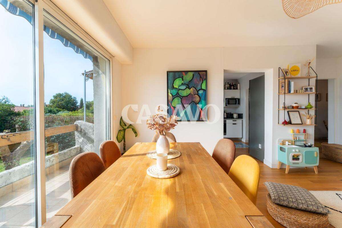 Appartement à EGUILLES