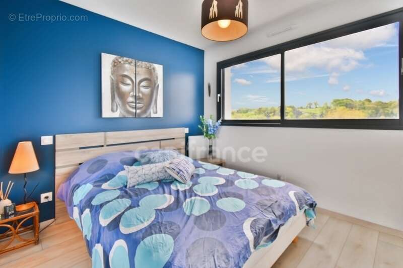 Maison à MONTREUIL-SOUS-PEROUSE