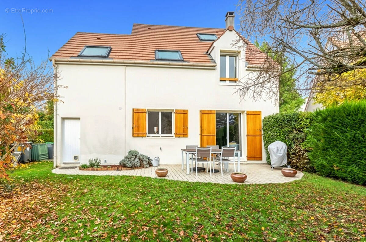 Maison à VERRIERES-LE-BUISSON