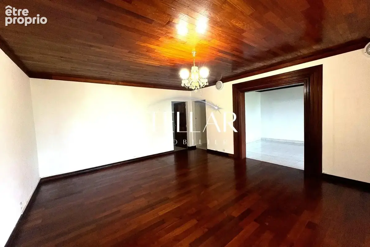 Maison 9 pièces 233 m² à vendre à Sainte-Marie (97438) - photo 2