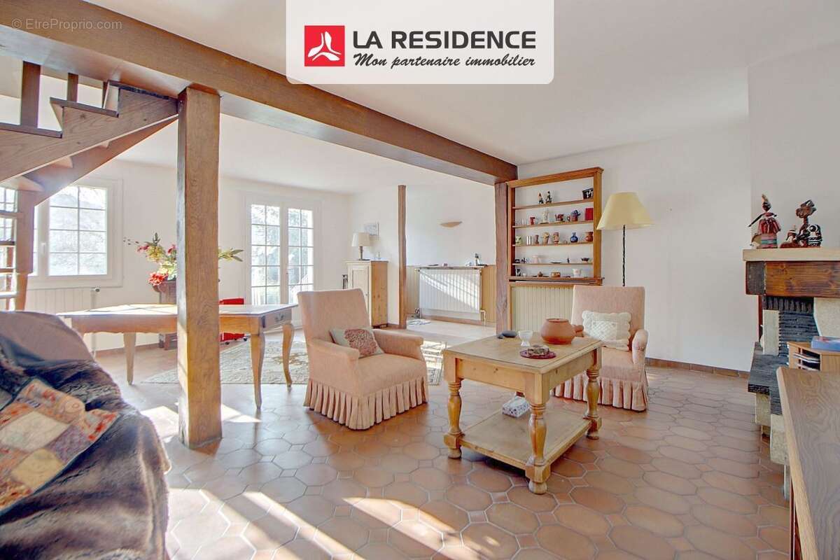 Maison à VERNEUIL-SUR-SEINE