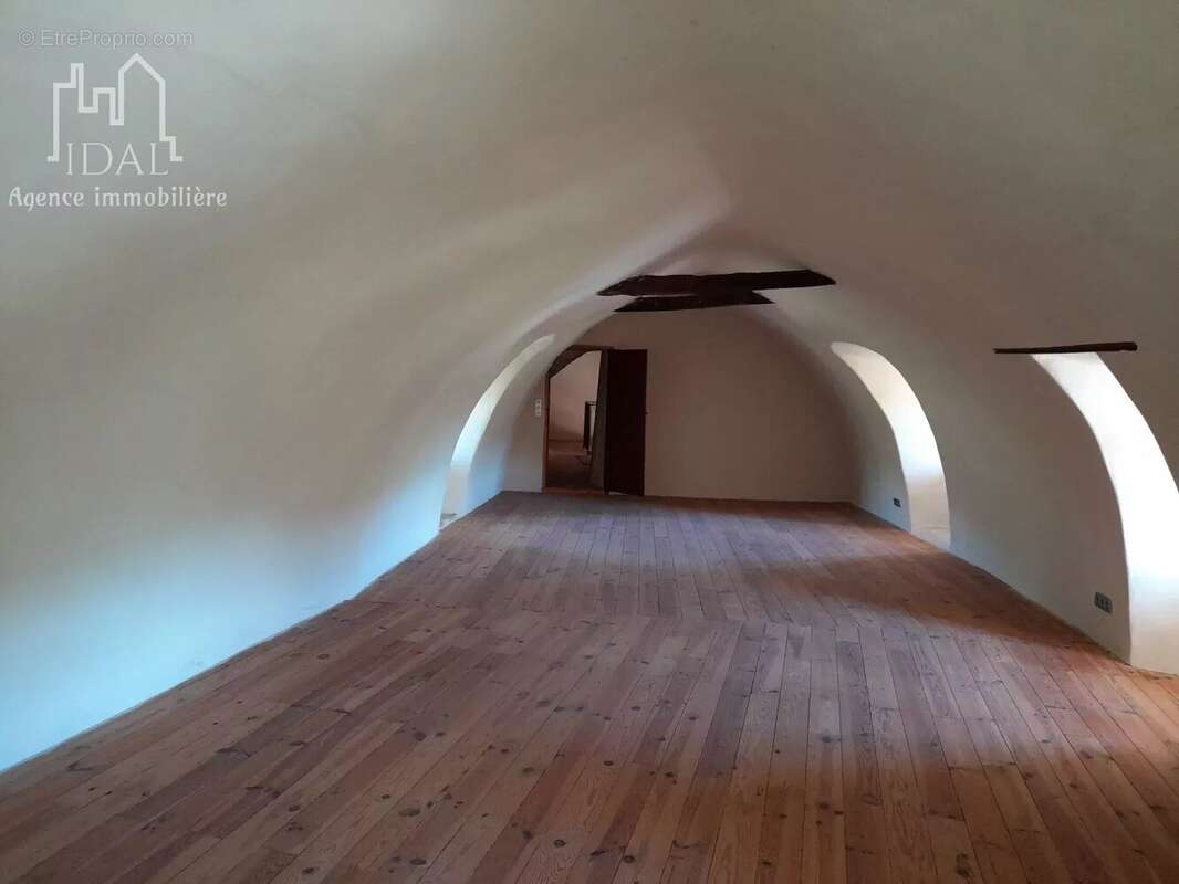 Maison à SEVERAC-LE-CHATEAU