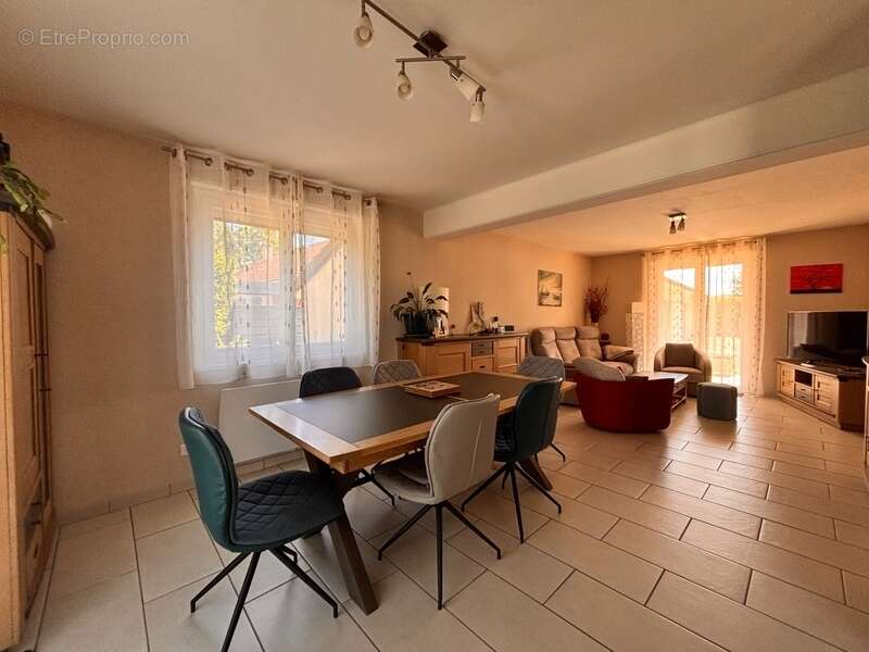 Maison à vendre 179 m² - 4 Chambres - L'ABERGEMENT-DE-CUISERY (71) - photo 6