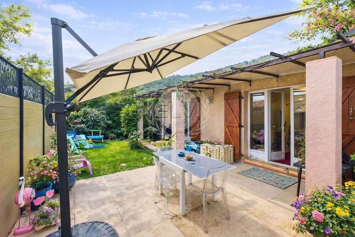 Maison à PLAN-DE-LA-TOUR