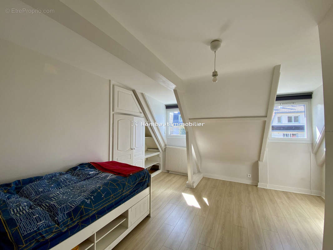 Maison à LA CELLE-SAINT-CLOUD