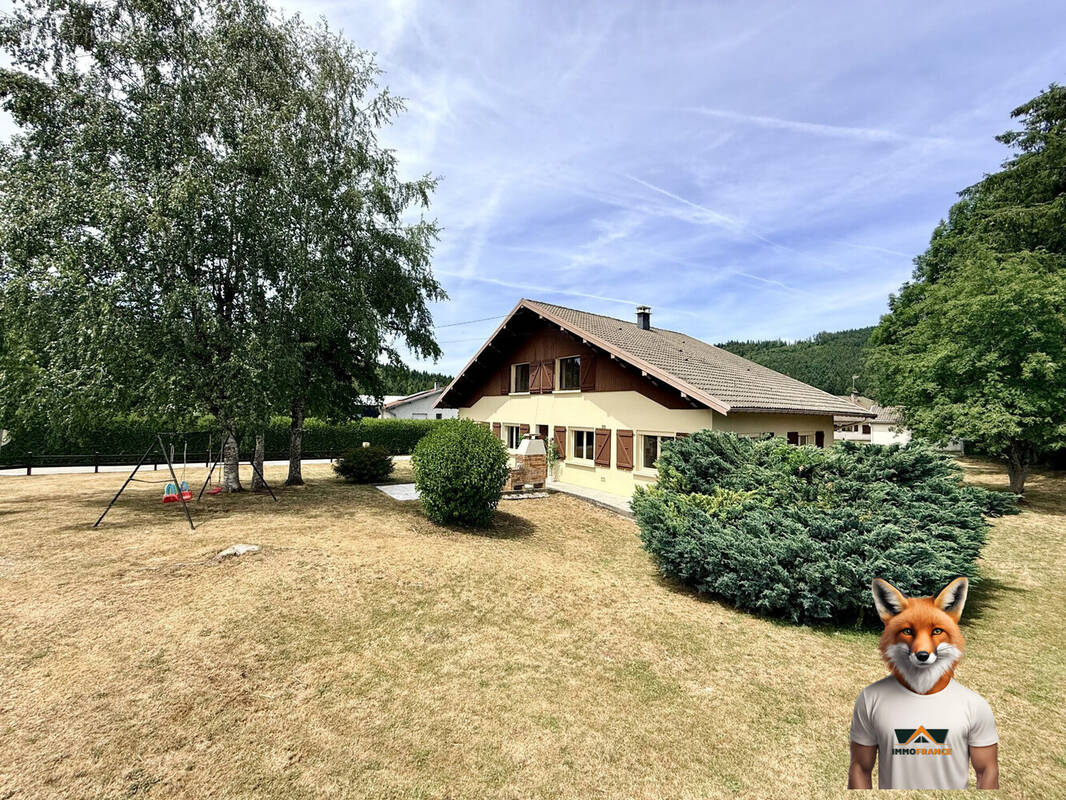 Maison 142 m² à Orchamps-Vennes  - photo 2