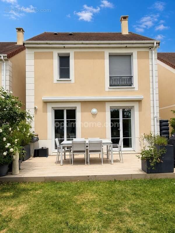 Maison à LINAS