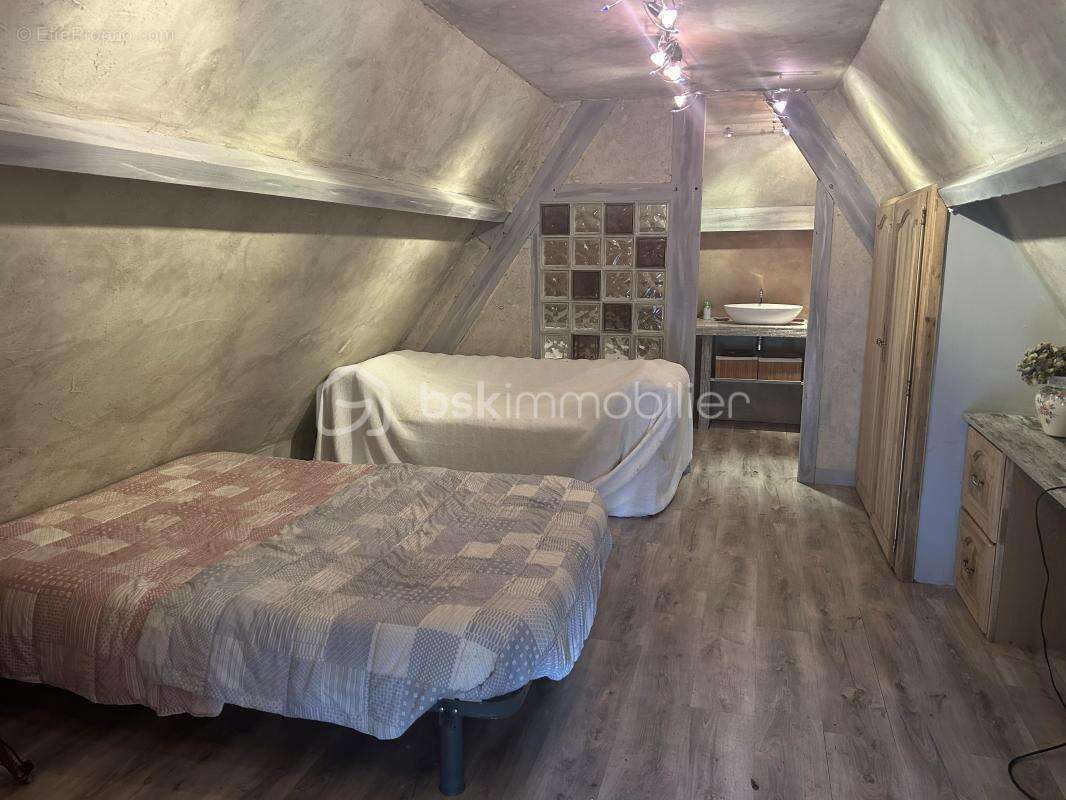 Maison à BONNEVILLE-LA-LOUVET