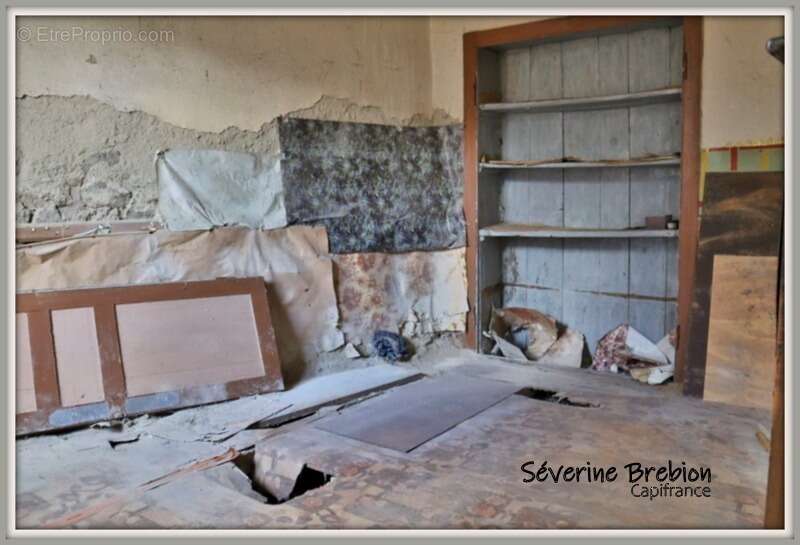 Maison à rénovée, 4 pièces, terrain attenant et non attenant LA MONNERIE LE MONTEL (63) - photo 3