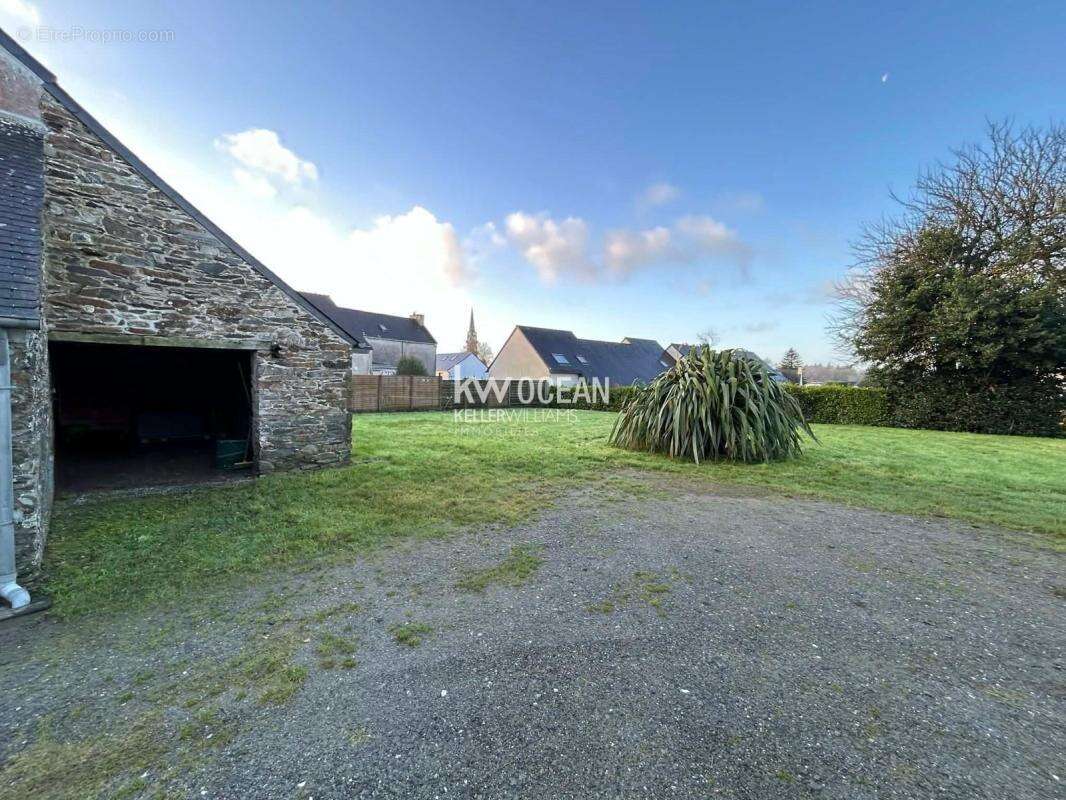 Maison à SAINT-URBAIN