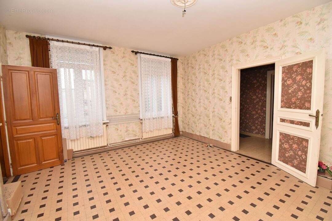 Maison à FONTAINE-AU-PIRE