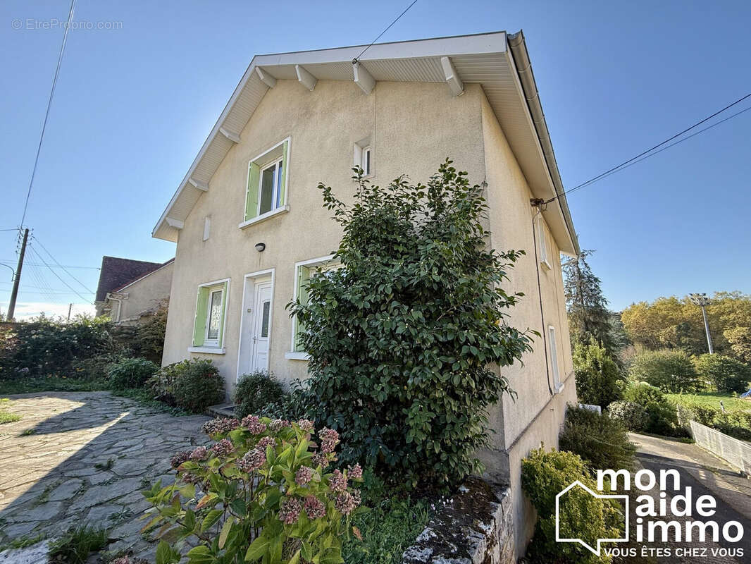 Maison à THIVIERS