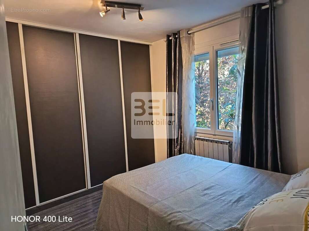 Maison à LAUDUN-L'ARDOISE