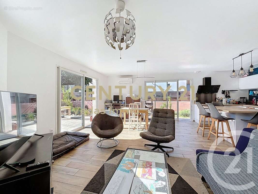 Maison à SAINT-JEAN-DE-VEDAS