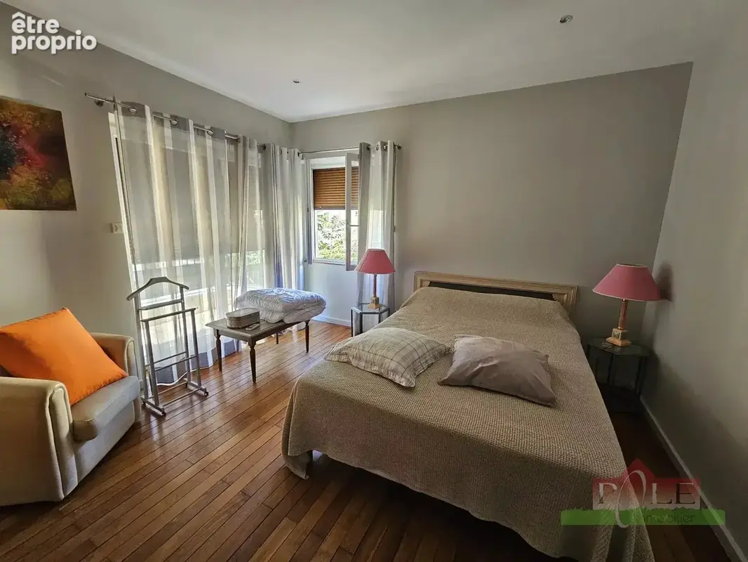 VIENNE, Appartement T4 de 116m² avec terrasse de 15 m² et  2 pkgs. et - photo 11