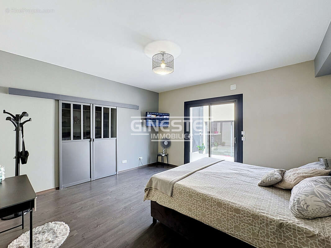 CULOISON, Villa 348m2, 4 chambres, un appartement de 54m2 et piscine intérieure. - photo 10