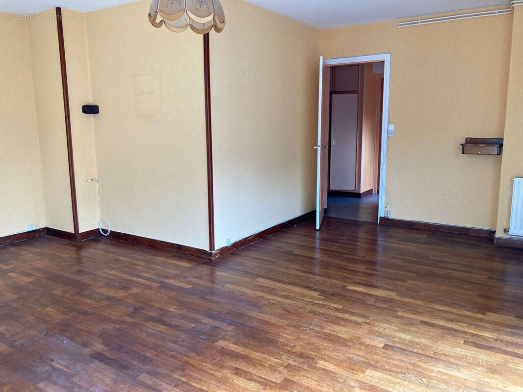 Appartement à CONDE-SUR-NOIREAU