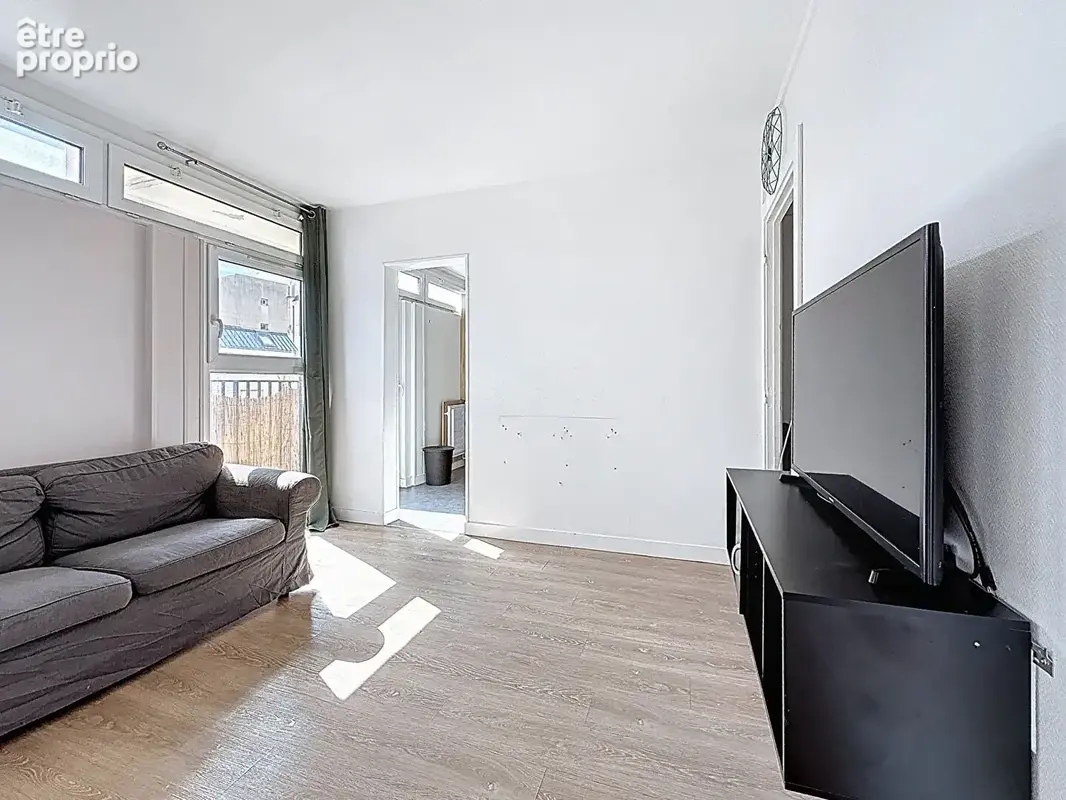 Nanterre proche Puteaux Appartement 2 pièces balcon cave place de stationnement - photo 3