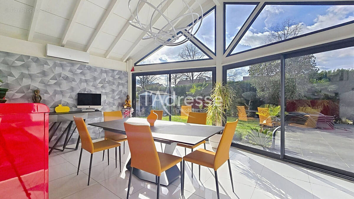 Maison à MAGNY-LE-HONGRE