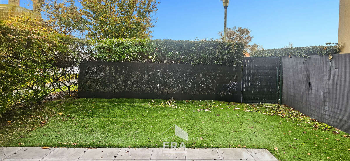 Appartement à PAREMPUYRE