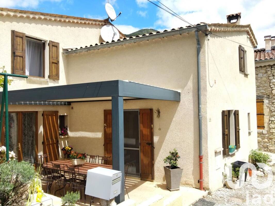 Photo 1 - Maison à MONTFROC