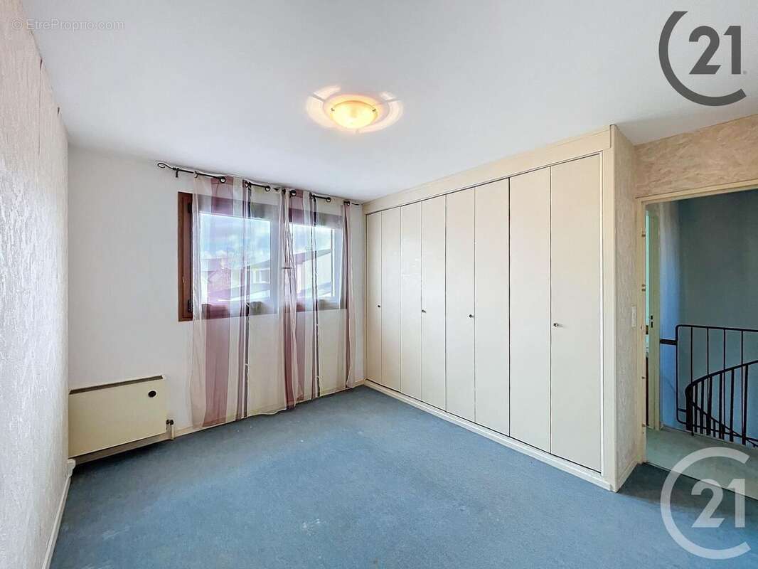 Maison à LA CHAPELLE-SAINT-LUC