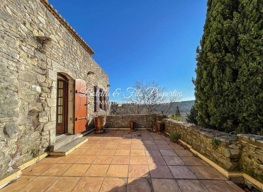 Maison à LA ROQUE-SUR-CEZE