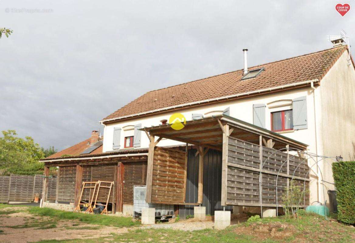 Maison à NERIS-LES-BAINS