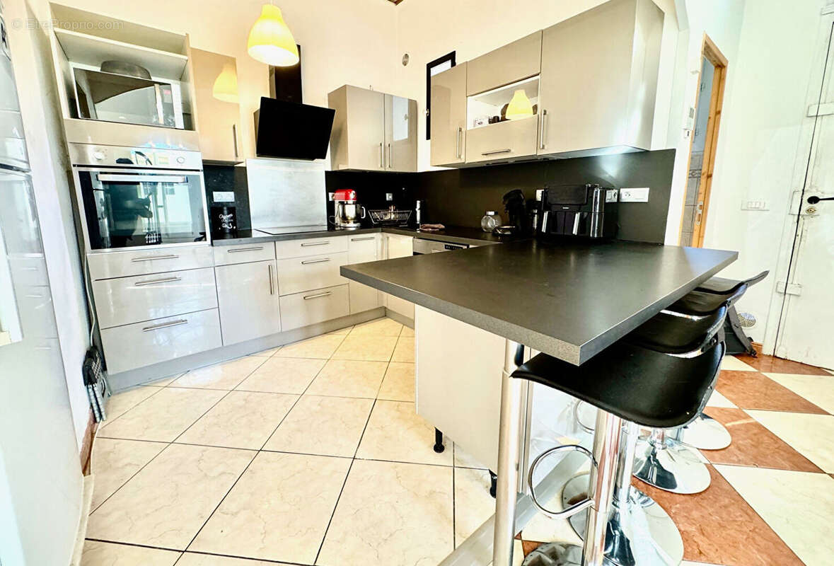 Appartement à MARSEILLE-11E